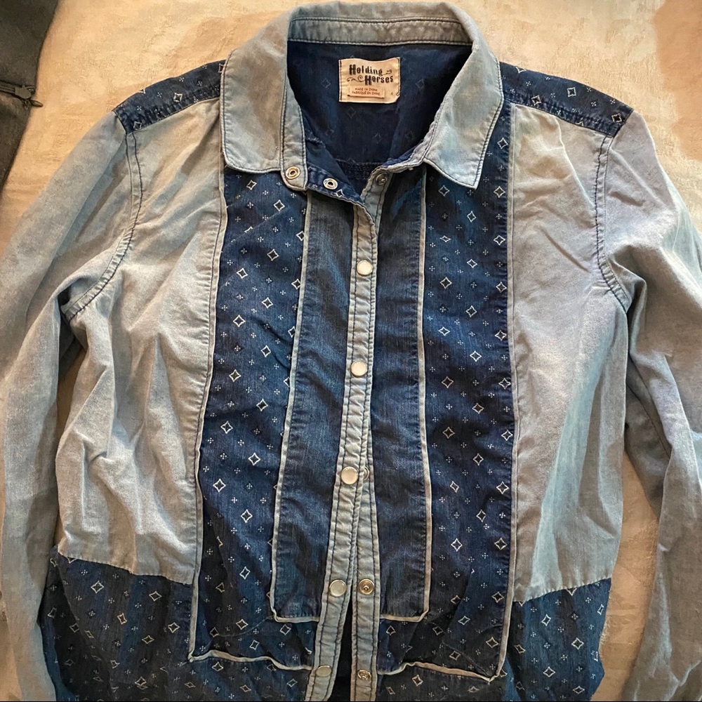 Cowgirl shirt with snap buttons